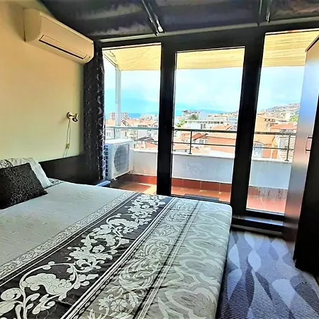 Sunny Days - Park Апартамент *